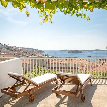 Studio Badoljo * Hvar Town