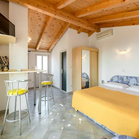 Studio Badoljo * Hvar Town
